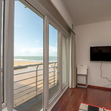Stylish With Sea View For 4 People Apartment