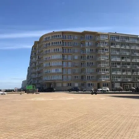 Apartment Stylish With Sea View For 4 People *