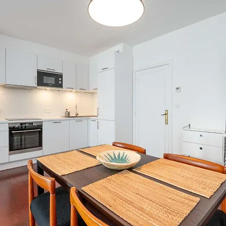 Apartment Stylish With Sea View For 4 People Ostend