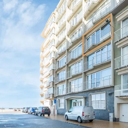 Apartment Stylish With Sea View For 4 People