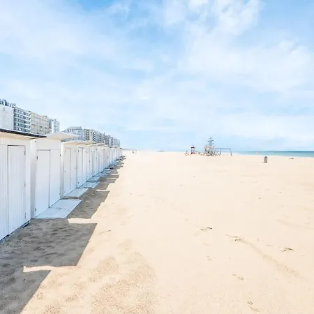 Apartment Stylish With Sea View For 4 People *